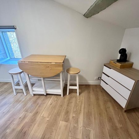 Ferienwohnung Sous Les Toits Du Parvis Niort Exterior foto