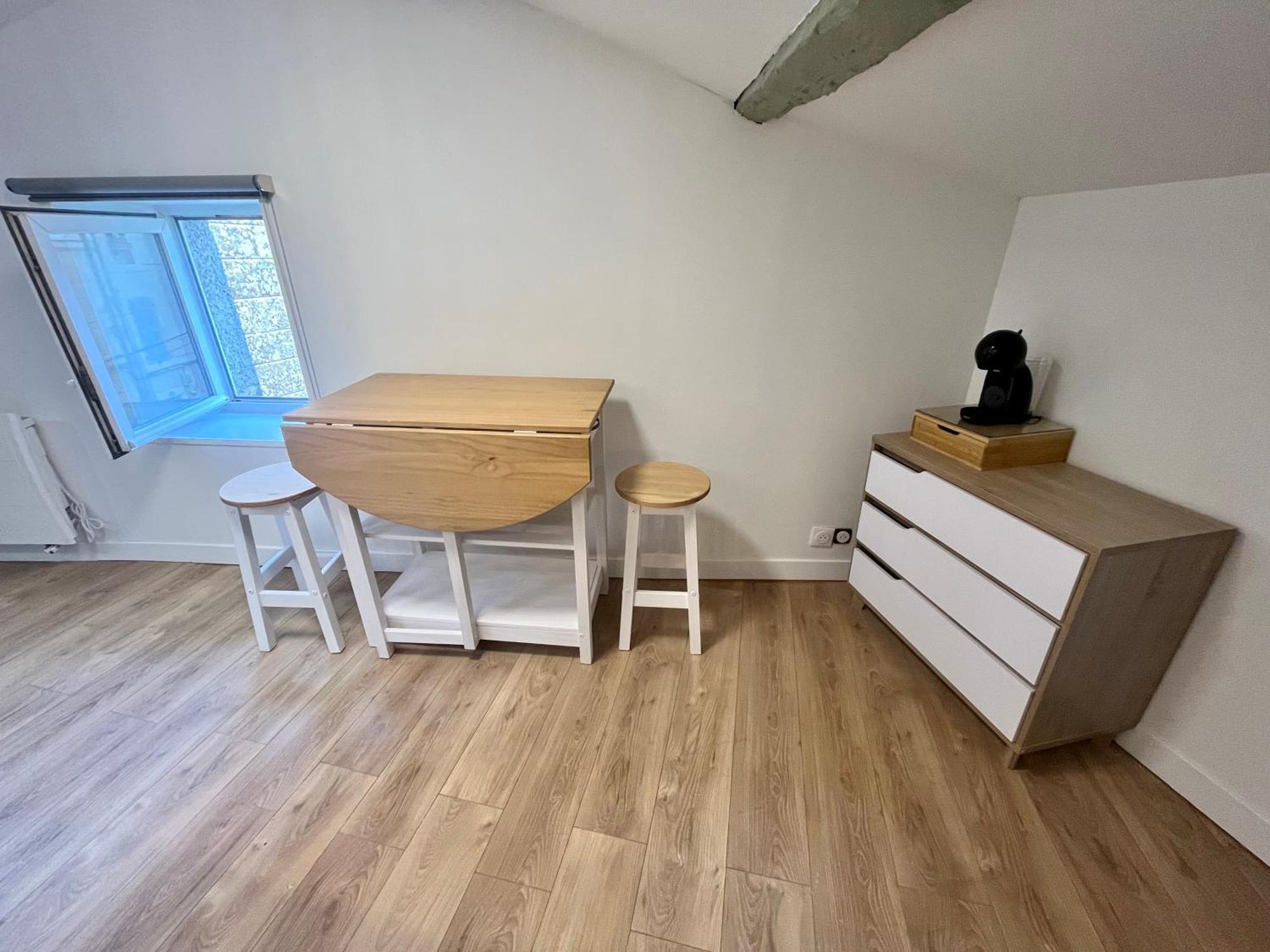 Ferienwohnung Sous Les Toits Du Parvis Niort Exterior foto